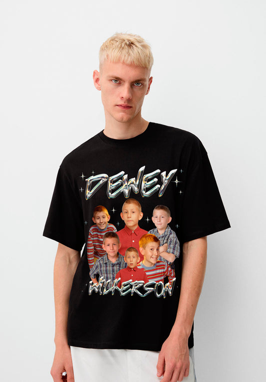 Polera Dewey Wilkerson Malcolm – Estilo streetwear Nostalgia TV